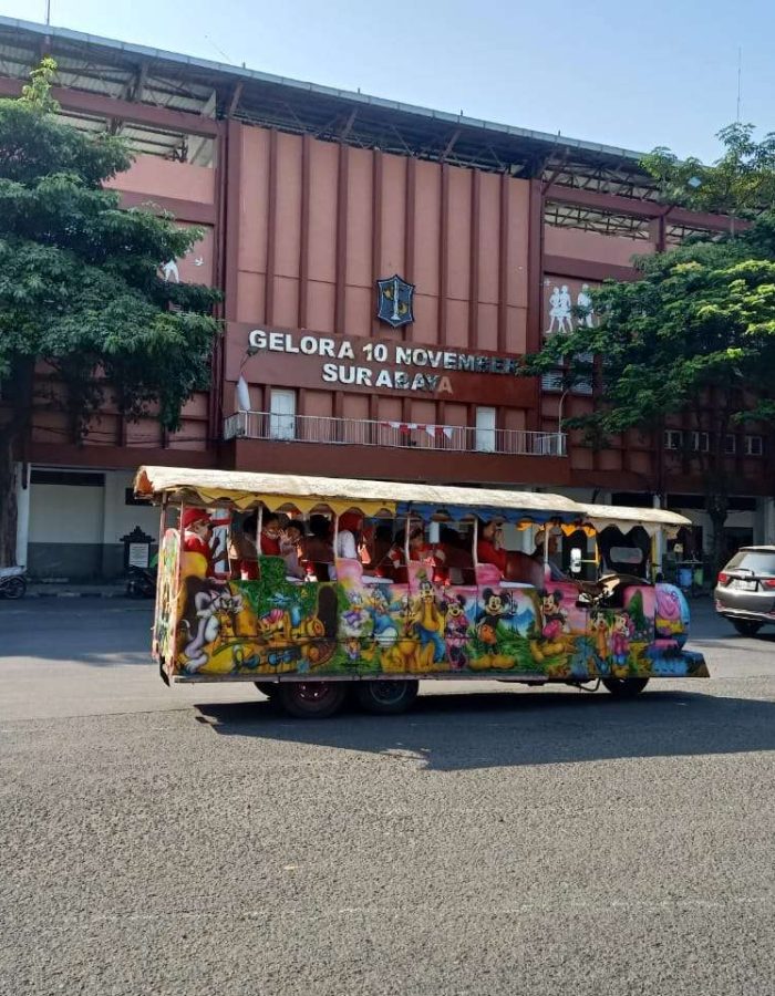 Pawai kereta kelinci